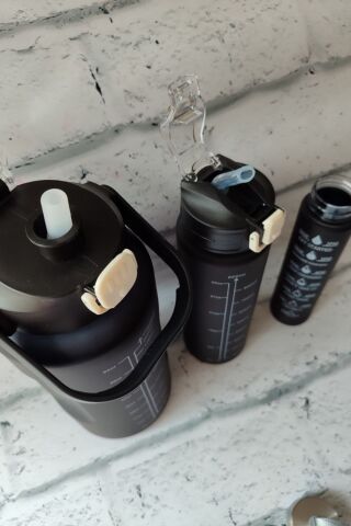 Motivasyon Su Matarası 3lü Matara 2 Litre + 900 Ml+ 500 Ml Yavrulu Sporcu Matarası Siyah-Beyaz