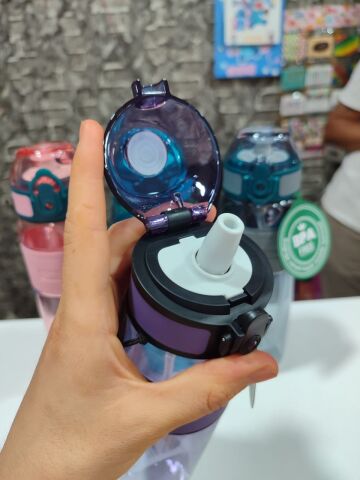 UZSPACE 600ML SİLİKON GÖVDE PİPETLİ TRITAN SU MATARASI