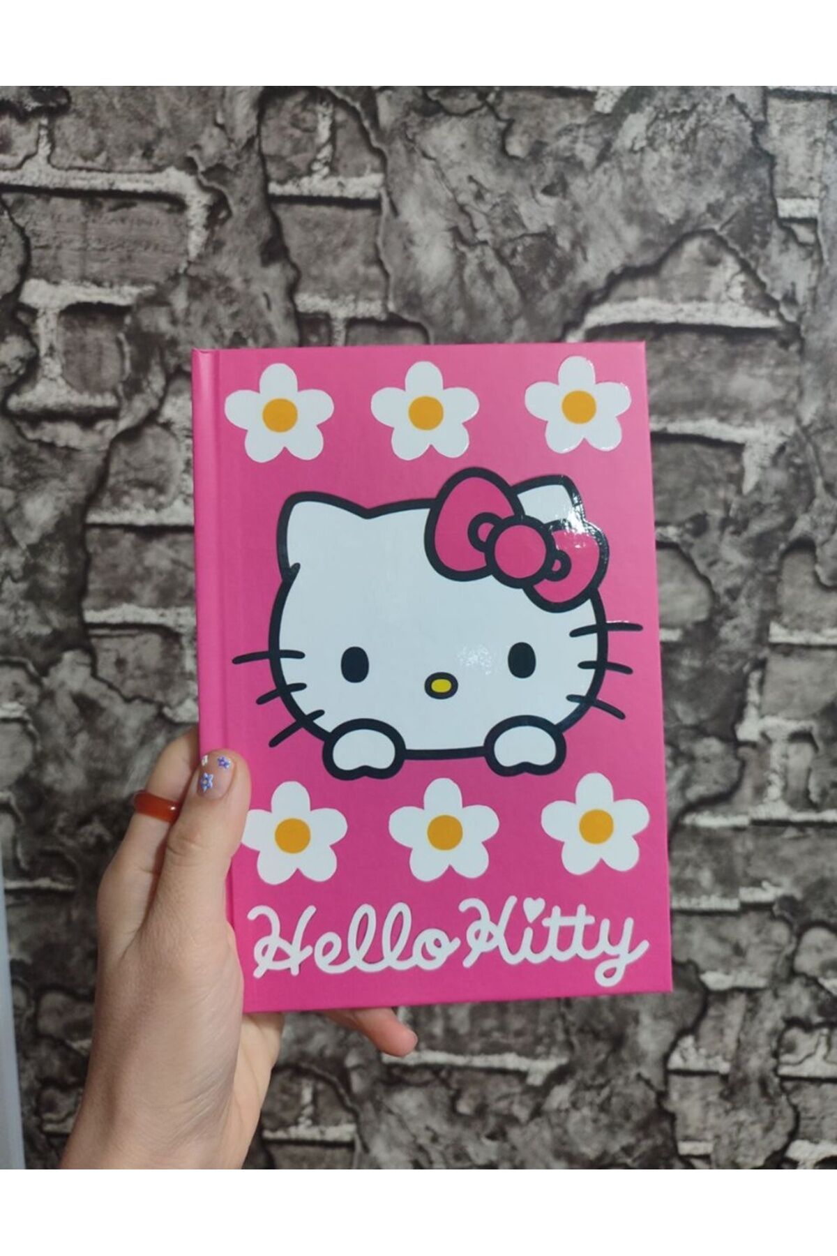 Hello Kitty Sert Kapak Çizgili 80 Yaprak Defter A5 Boyutu