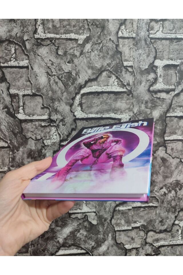 Billie Eilish Sert Kapak Çizgili 80 Yaprak Defter A5 Boyutu